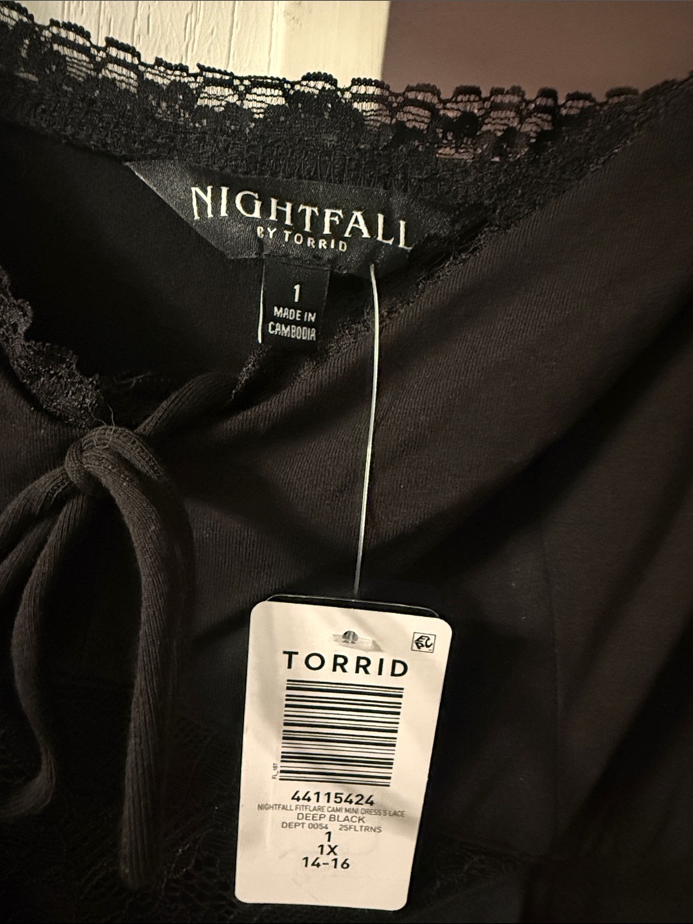 Black Midi Dress with Lace Detail - Women - Picture 2 of 5